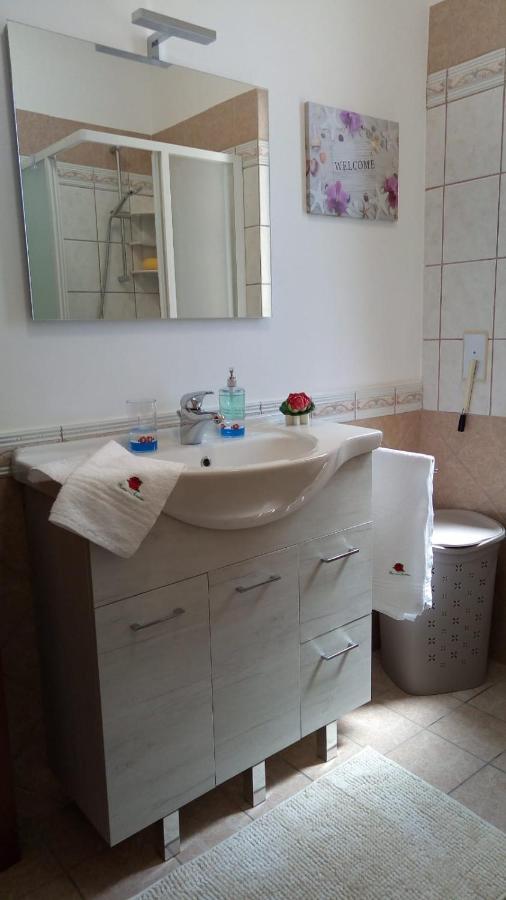 Rosahouse Apartment Lecce Bagian luar foto